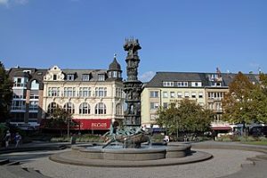Görresplatz mit Historiensäule in Koblenz
